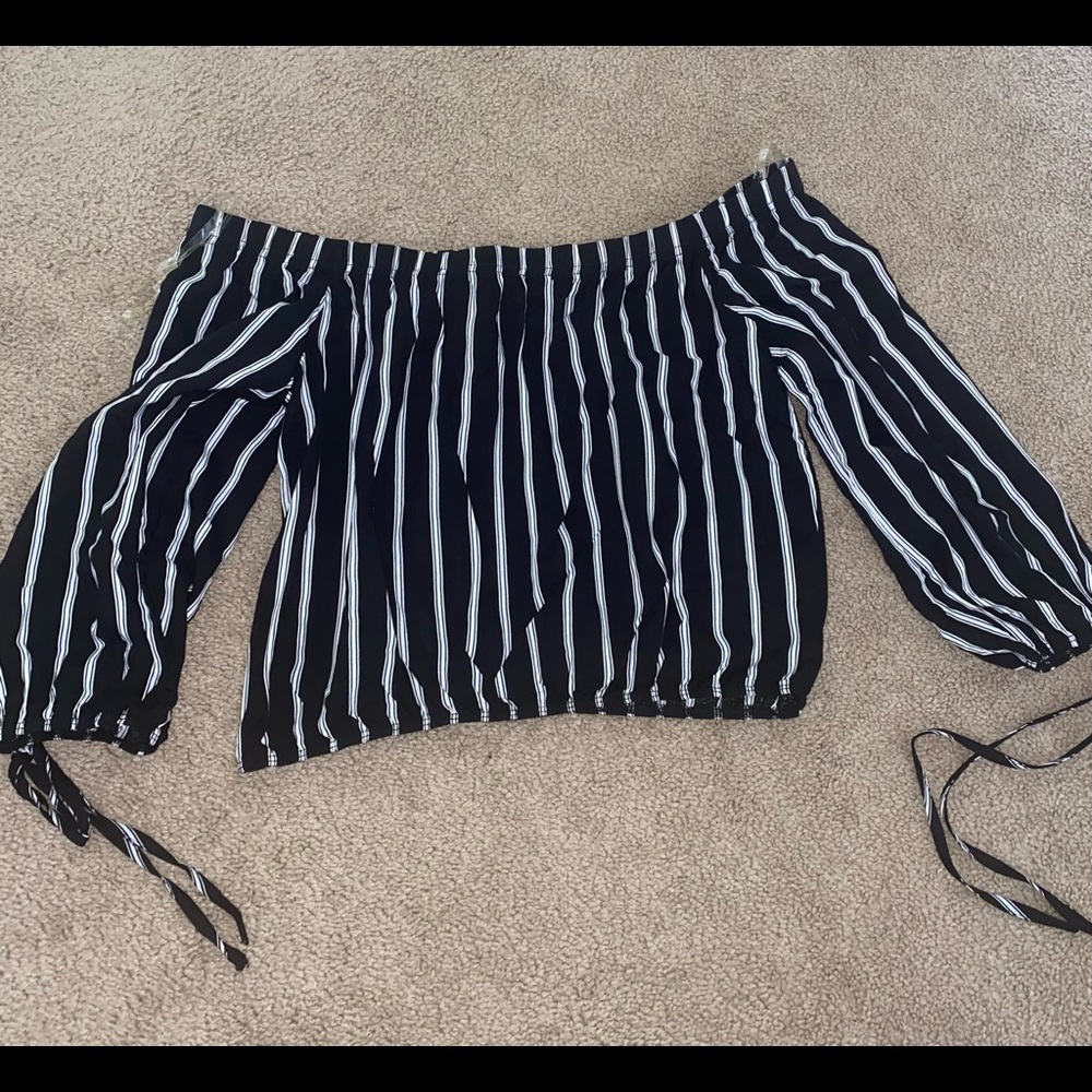 Off-the-shoulder top
